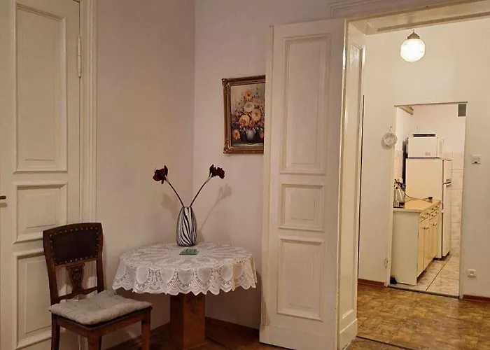 Apartamentkwiatowa 10 *